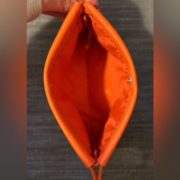 New Elizabeth Arden Orange Faux Leather Drawstring Cosmetic Pouch MAKEUP BAG - Picture 2 of 4